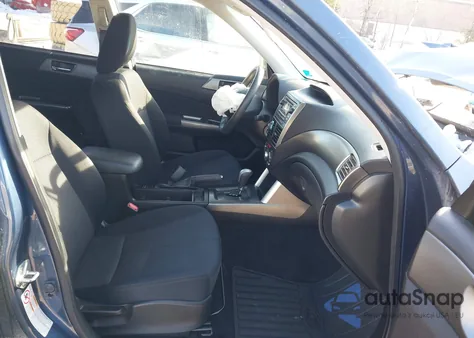 2011 Subaru Forester 2.5X Premium z USA, uszkodzony, nr VIN JF2SHADC1BH728914